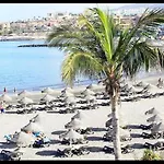Marina Palace 아파트